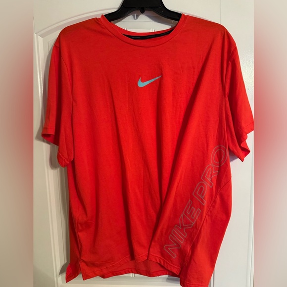 Nike dri-fit t-shirt - Picture 1 of 4